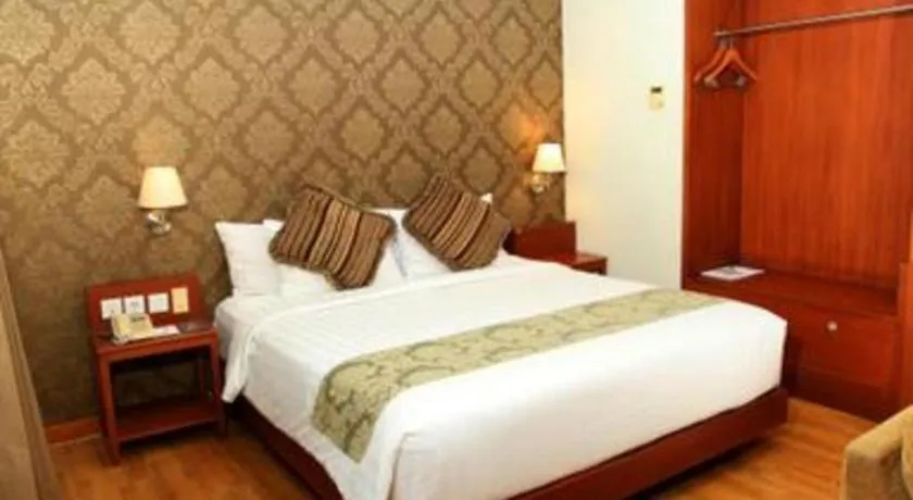 Bed in Horison Aziza Solo