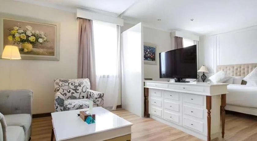 Bed in Horison Aziza Solo