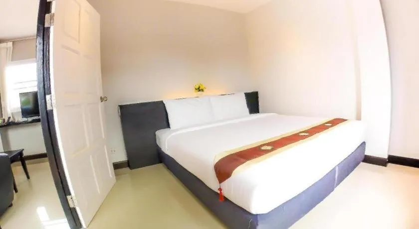 Bed in My Place Phuket Airport Mansion