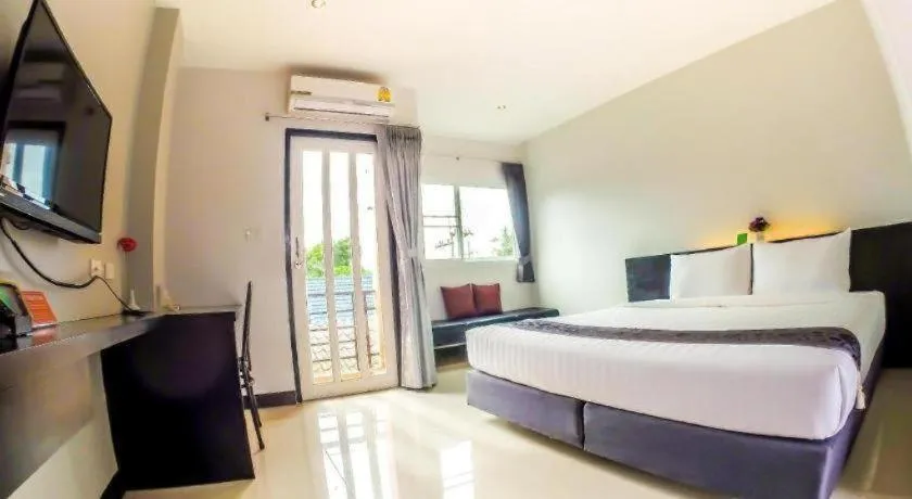 Bed in My Place Phuket Airport Mansion