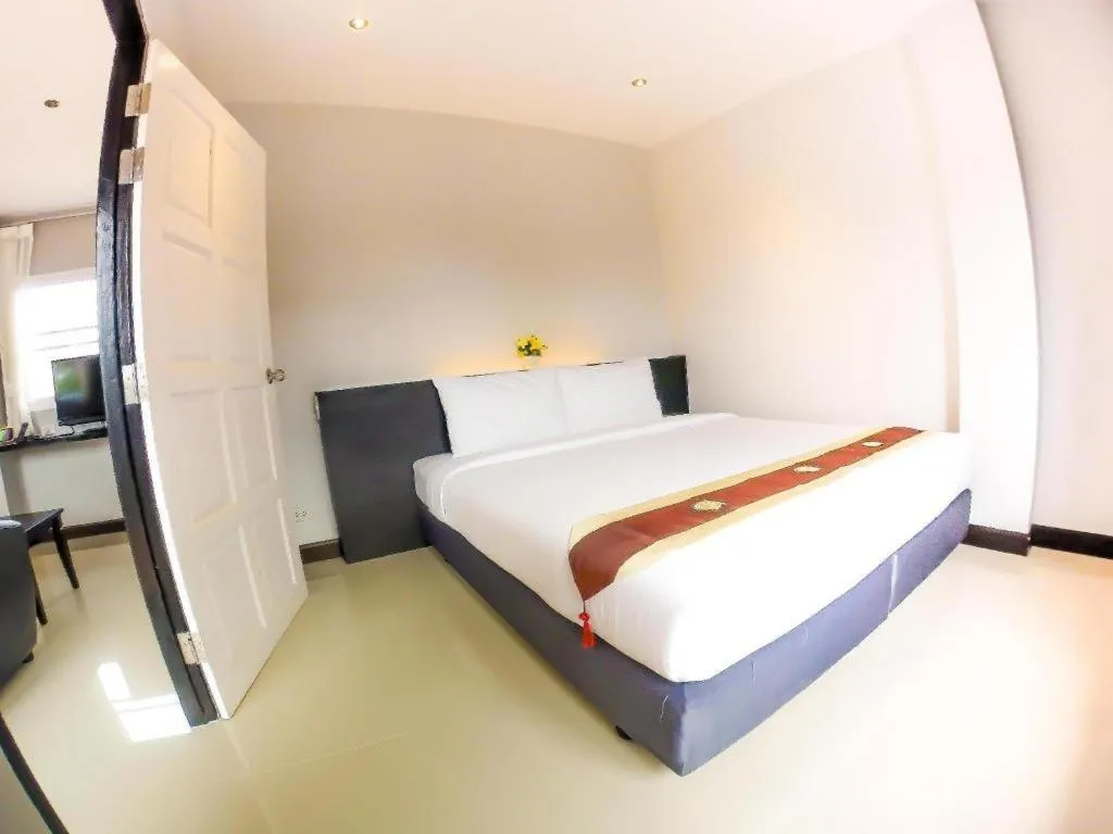 Bed in My Place Phuket Airport Mansion