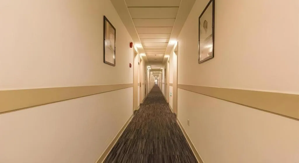 Jinjiang Inn Weihai Liugong Island Scenic Spot Shopping Market