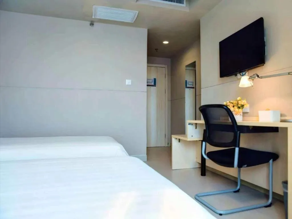 Bed in Jinjiang Inn Weihai Liugong Island Scenic Spot Shopping Market