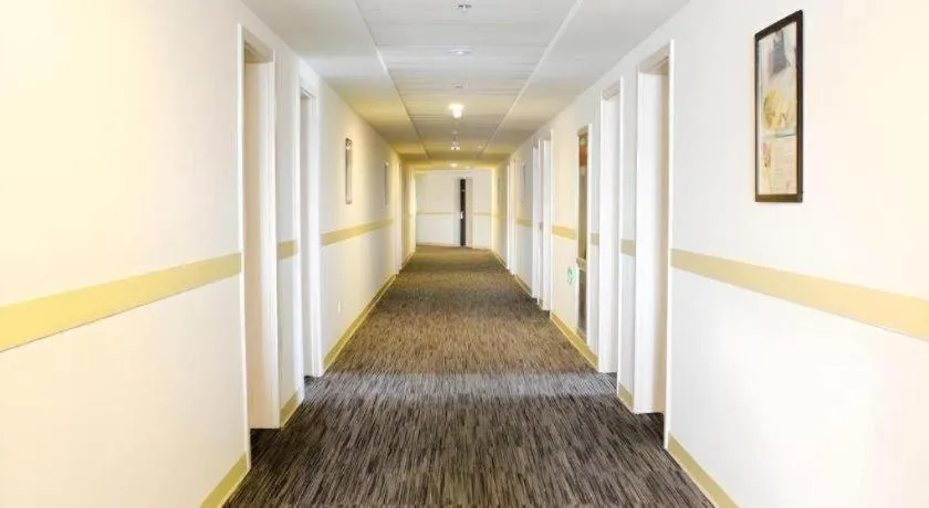 Jinjiang Inn Weihai Liugong Island Scenic Spot Shopping Market