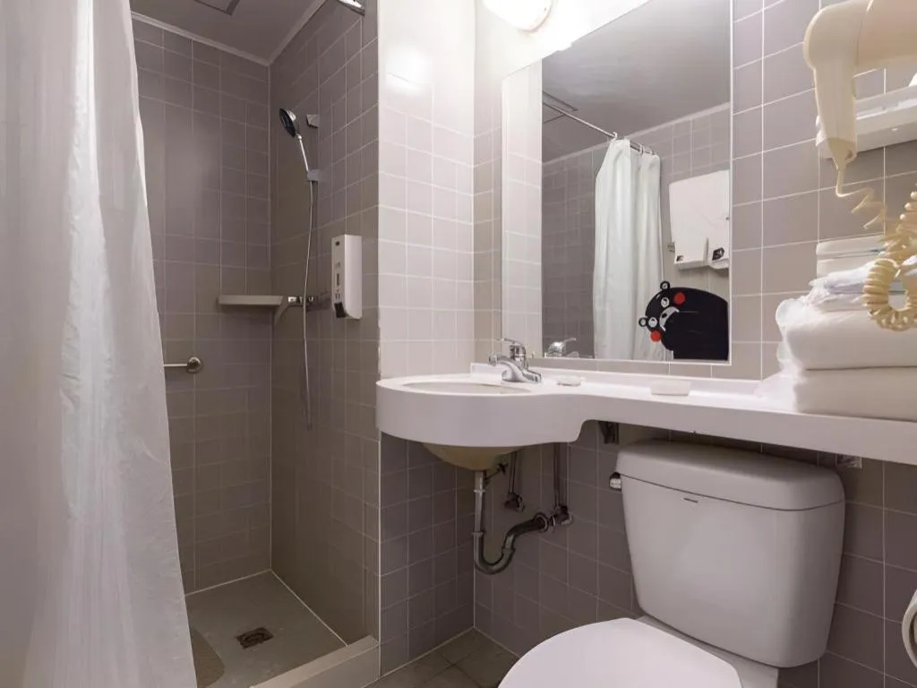 Jinjiang Inn Weihai Liugong Island Scenic Spot Shopping Market