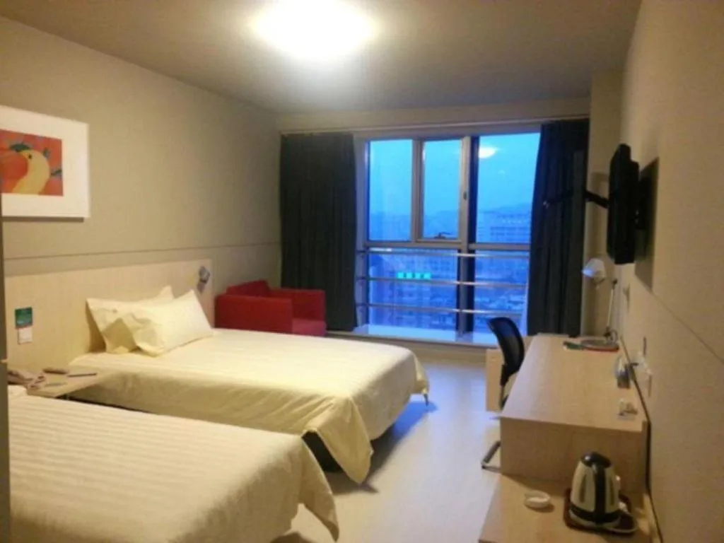 Bed in Jinjiang Inn Weihai Liugong Island Scenic Spot Shopping Market