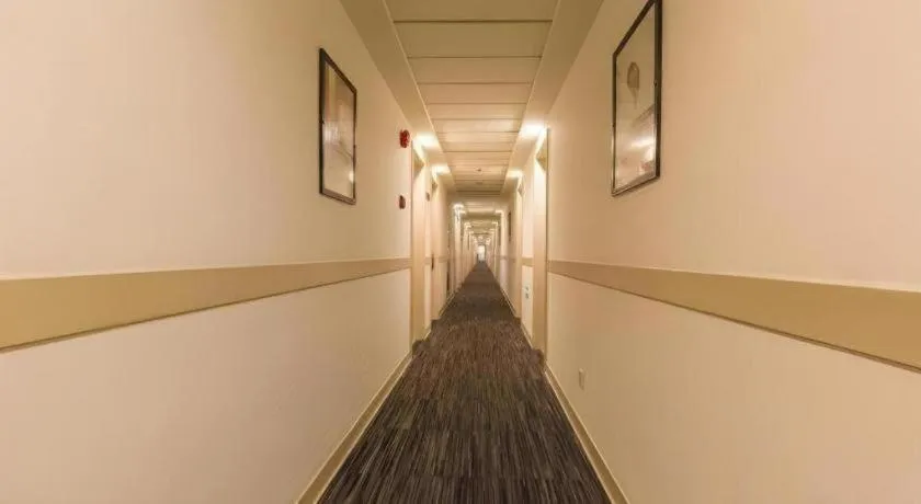 Jinjiang Inn Weihai Liugong Island Scenic Spot Shopping Market