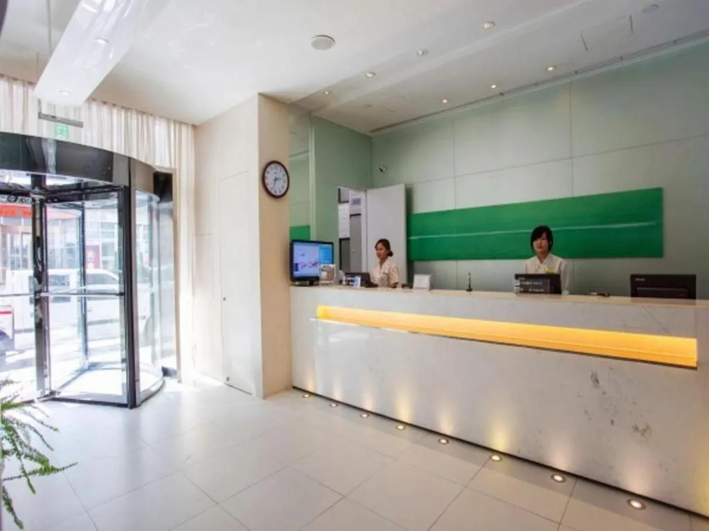 Jinjiang Inn Weihai Liugong Island Scenic Spot Shopping Market