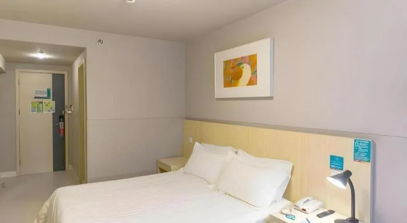 Bed in Jinjiang Inn Weihai Liugong Island Scenic Spot Shopping Market