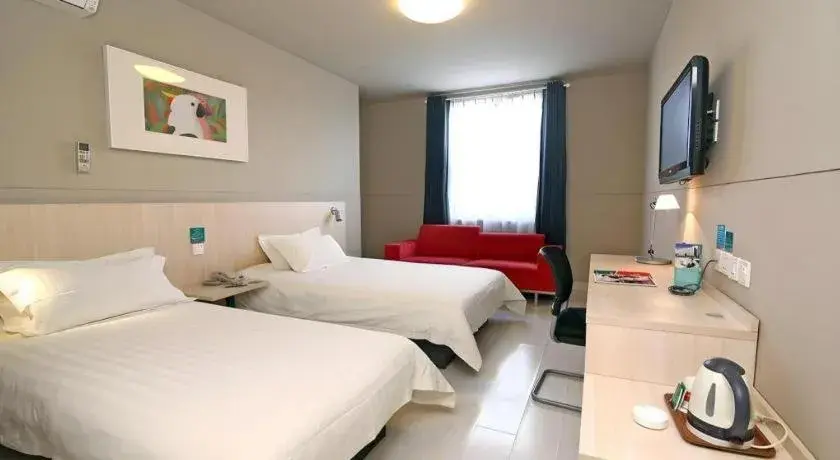 Bed in Jinjiang Inn Caoan Road Bed in Jinjiang Inn Caoan Road