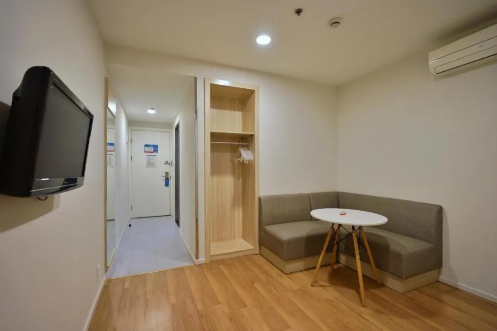 Hanting Hotel Chongqing Nanping Wanda Metro Station