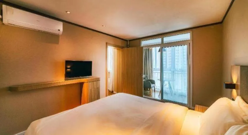 Hanting Hotel Qingdao Shandong Road Central Business District