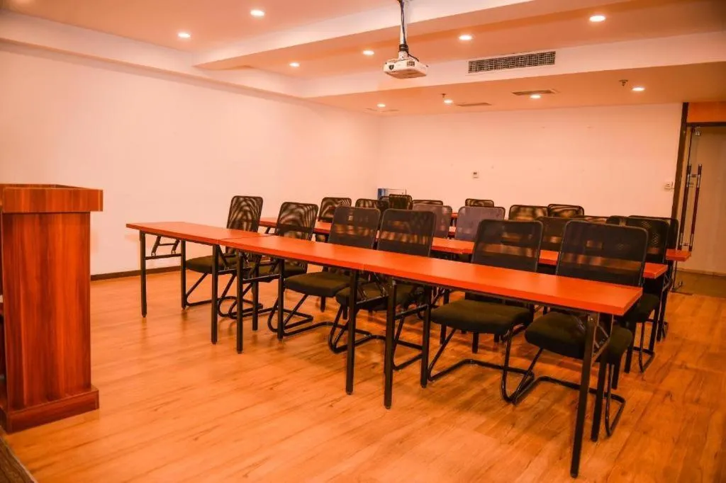 Hanting Hotel Tianjin Tanggu Metro Station