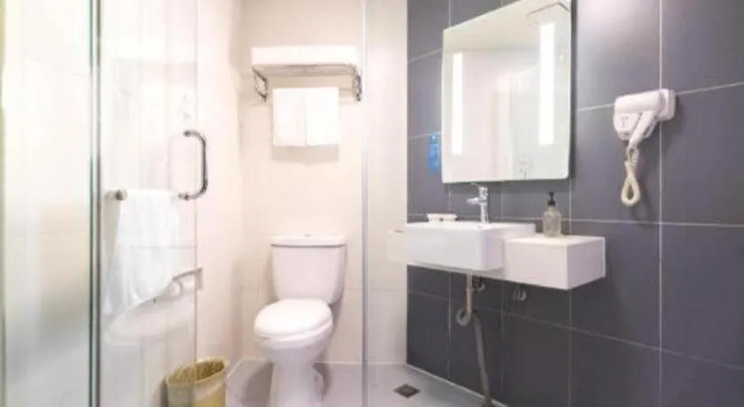 Hanting Hotel Tianjin Tanggu Metro Station