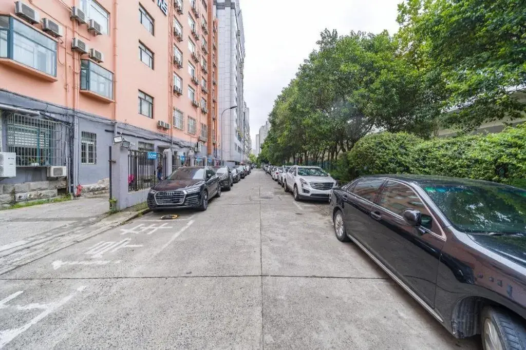 Hanting Hotel Shanghai Zhenping Road Railway Station New Hanting Hotel Shanghai Zhenping Road Railway Station New