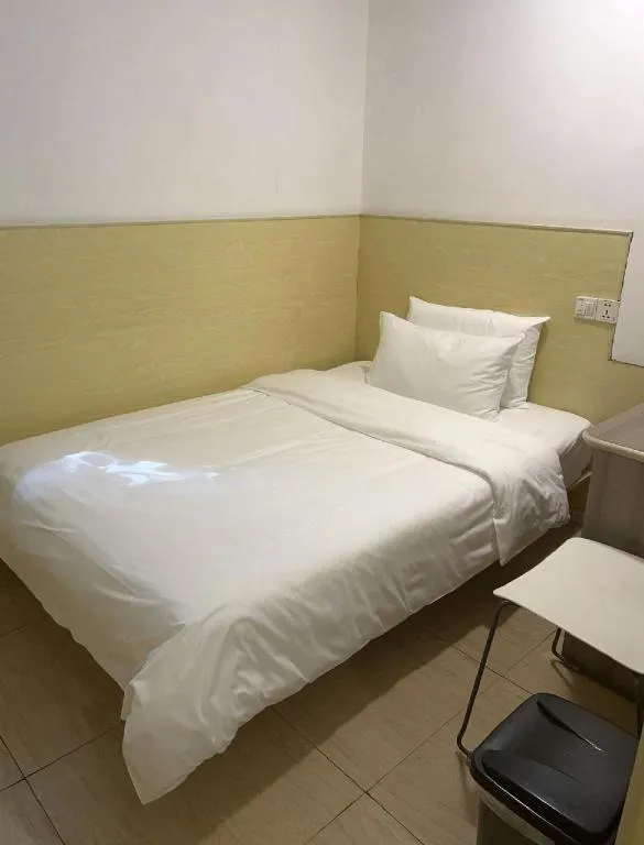 Bed in Hi Inn Guangzhou Gangding Metro Station