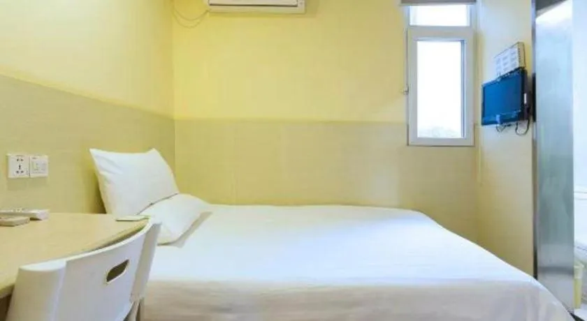 Bed in Hi Inn Guangzhou Gangding Metro Station