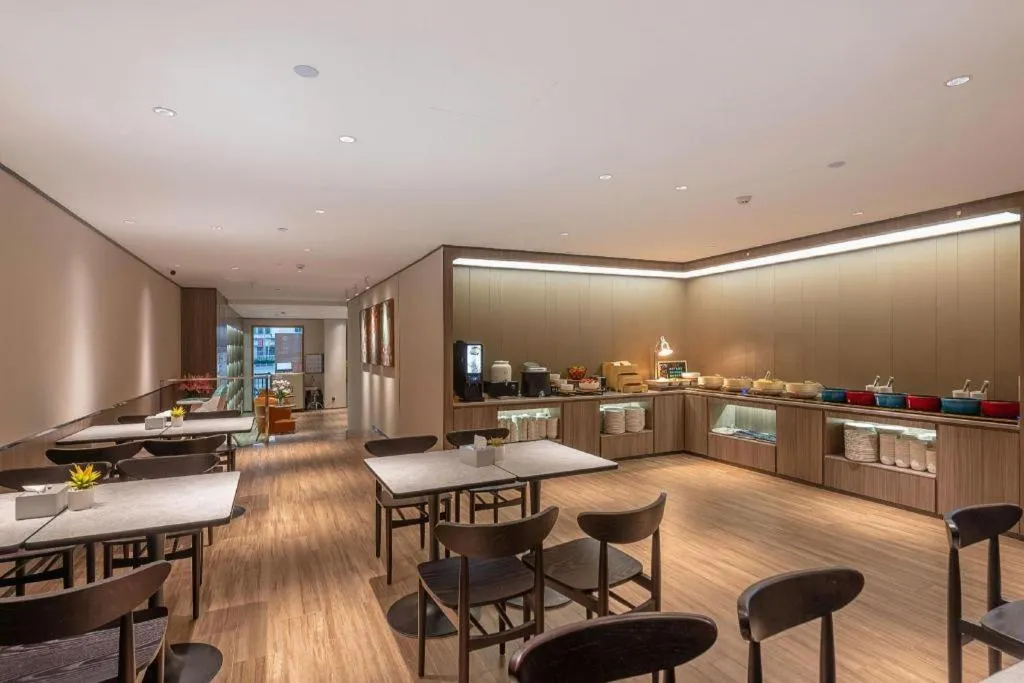 Hanting Hotel Guangzhou Sanyuanli Metro Station