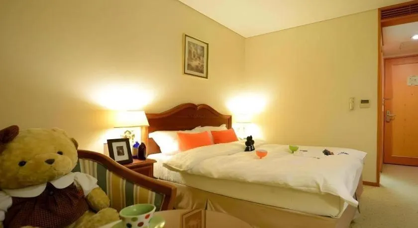 Bed in Onyang Hot Spring Hotel