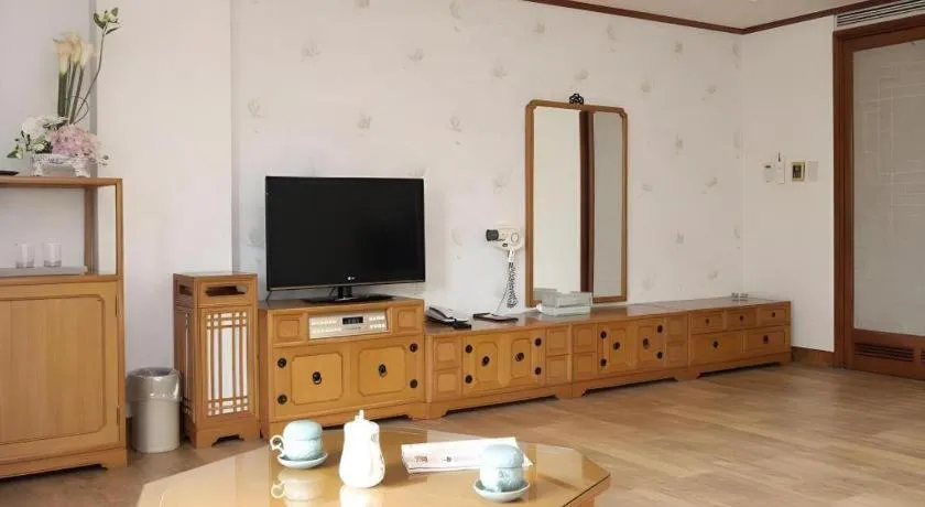 Onyang Hot Spring Hotel