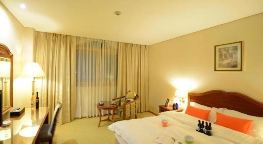 Bed in Onyang Hot Spring Hotel