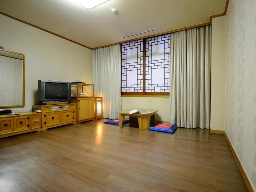 Onyang Hot Spring Hotel