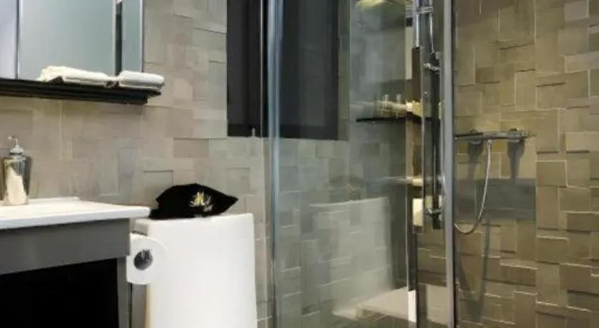 M1 North Point Hotel