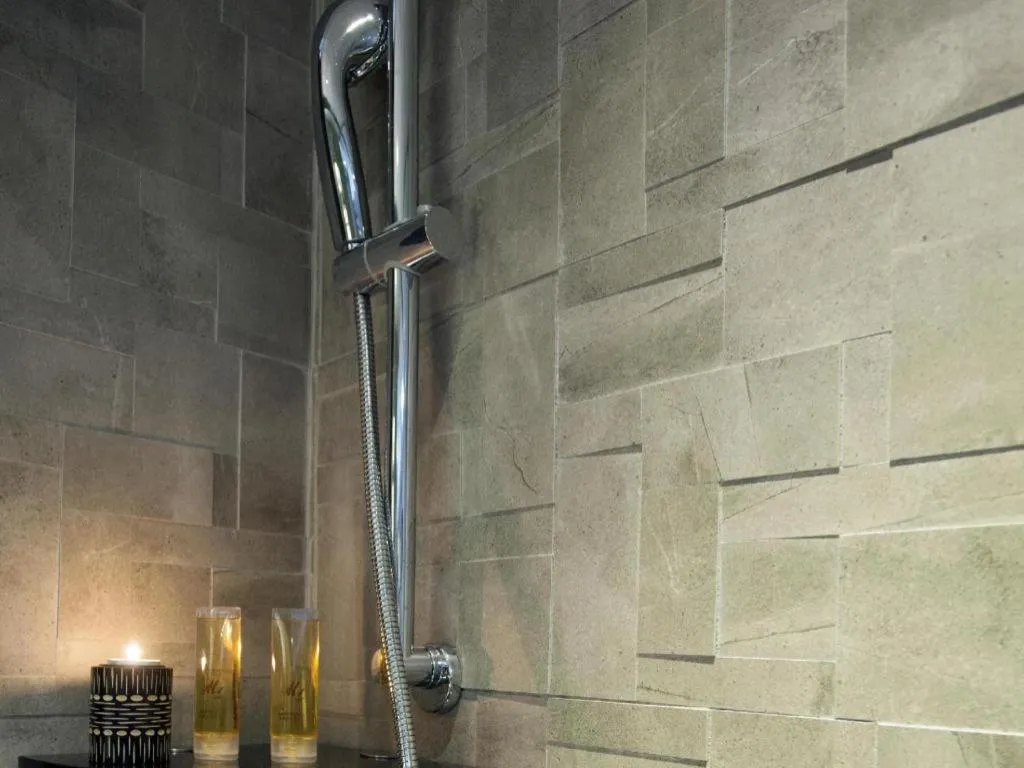 M1 North Point Hotel