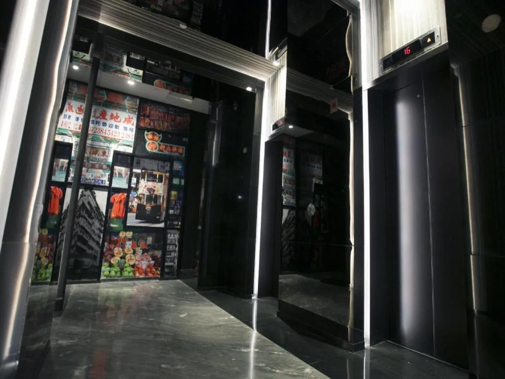 M1 North Point Hotel