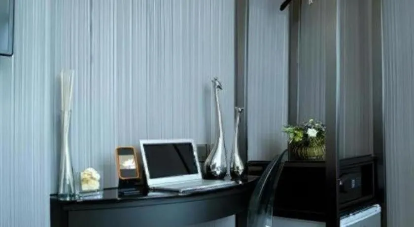 M1 North Point Hotel