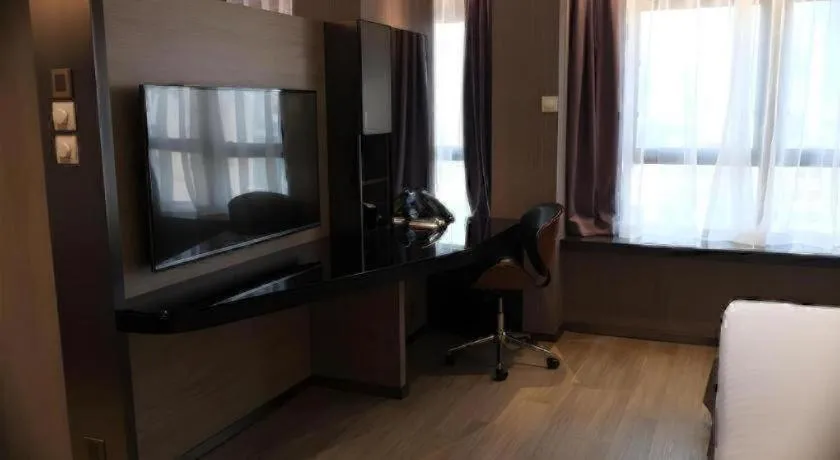 M1 North Point Hotel