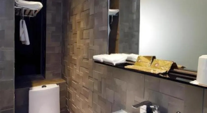 M1 North Point Hotel