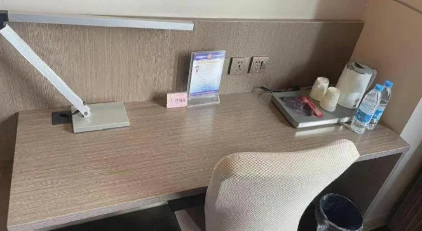 Jinjiang Inn Select Shanghai International Tourism and Resorts Zone Chuansha Road Subway Station