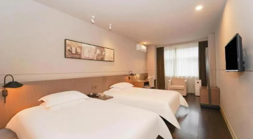 Bed in Jinjiang Inn Select Shanghai International Tourism and Resorts Zone Chuansha Road Subway Station