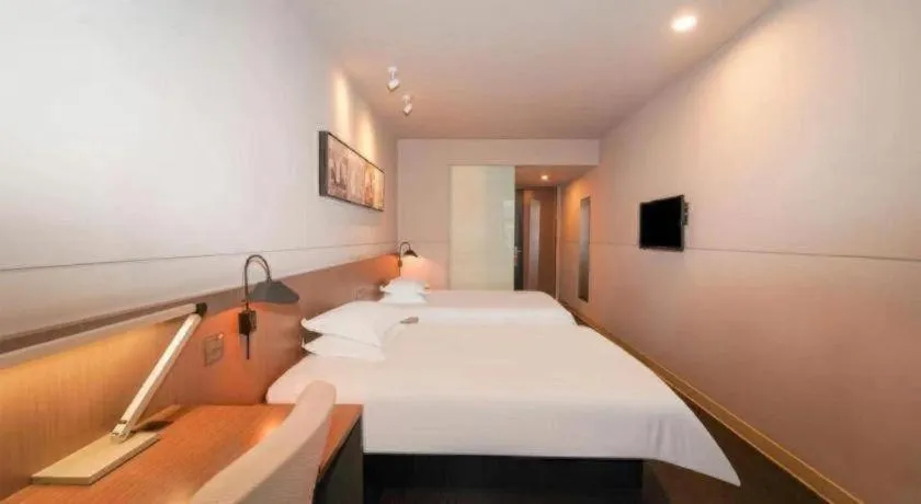 Bed in Jinjiang Inn Select Shanghai International Tourism and Resorts Zone Chuansha Road Subway Station