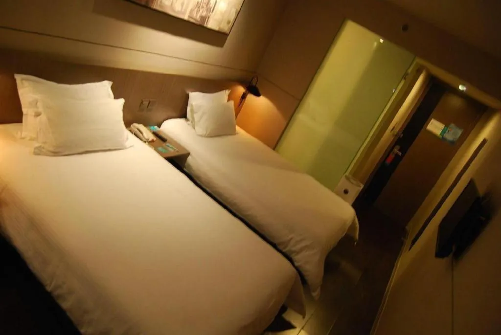 Bed in Jinjiang Inn Select Shanghai International Tourism and Resorts Zone Chuansha Road Subway Station
