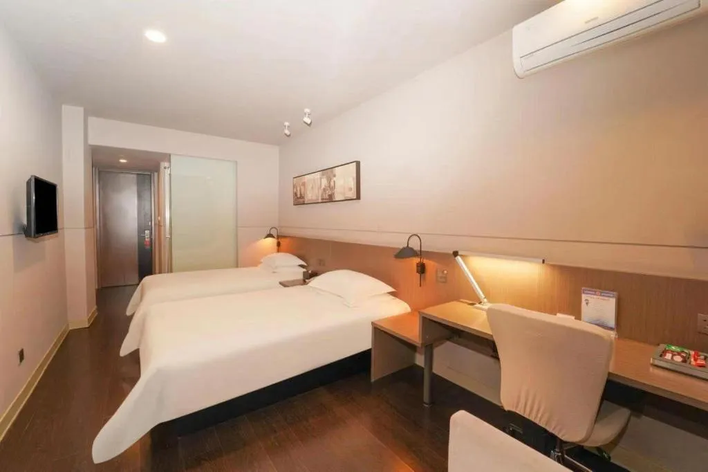 Bed in Jinjiang Inn Select Shanghai International Tourism and Resorts Zone Chuansha Road Subway Station