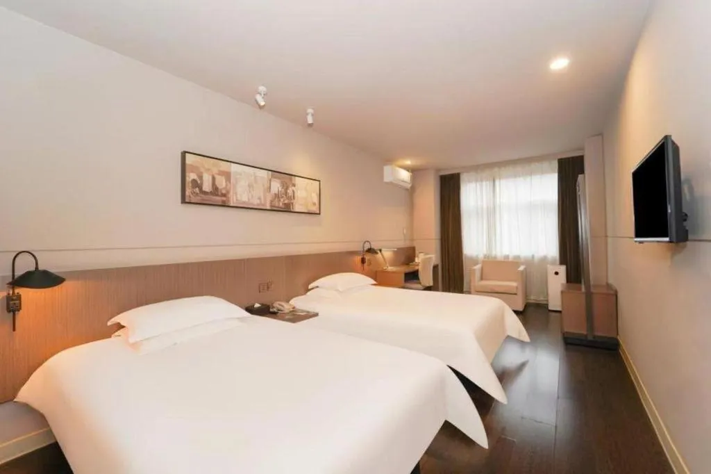 Bed in Jinjiang Inn Select Shanghai International Tourism and Resorts Zone Chuansha Road Subway Station