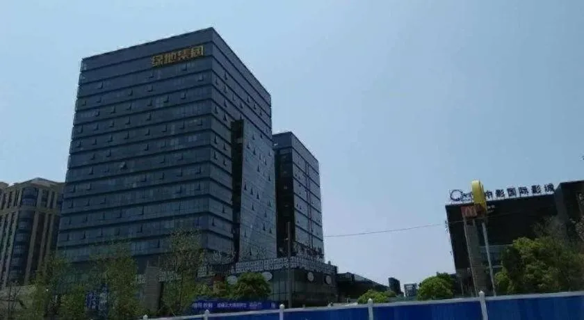 Jinjiang Inn Select Shanghai International Tourism and Resorts Zone Chuansha Road Subway Station