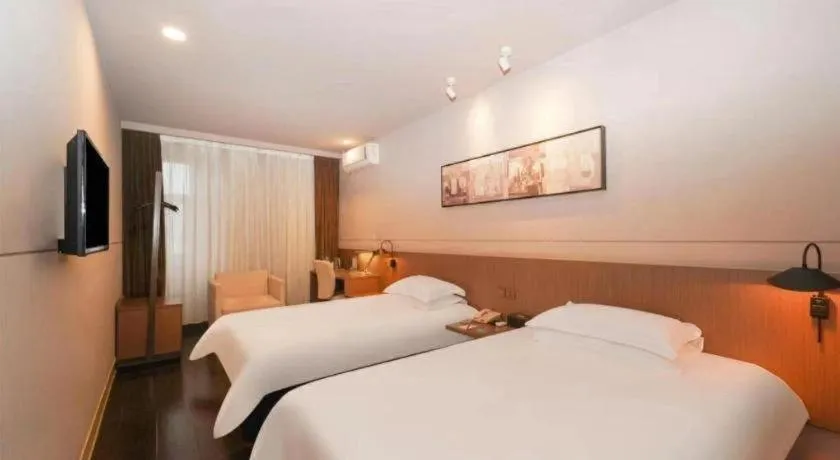 Bed in Jinjiang Inn Select Shanghai International Tourism and Resorts Zone Chuansha Road Subway Station