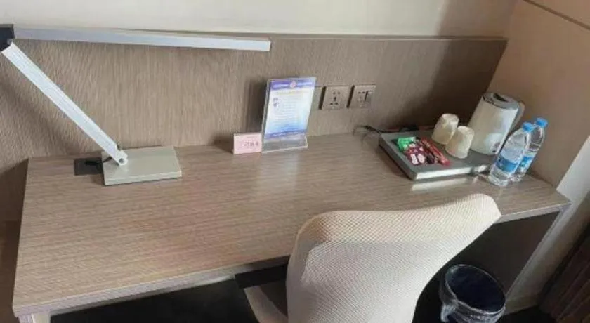 Jinjiang Inn Select Shanghai International Tourism and Resorts Zone Chuansha Road Subway Station