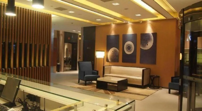 Jinjiang Inn Select Shanghai International Tourism and Resorts Zone Chuansha Road Subway Station