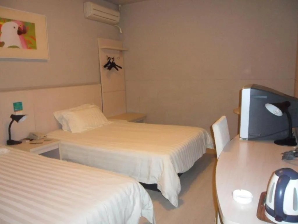 Bed in Jinjiang Inn Select Shanghai International Tourism and Resorts Zone Chuansha Road Subway Station