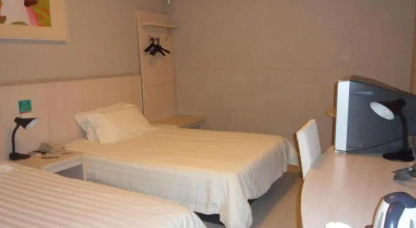 Bed in Jinjiang Inn Select Shanghai International Tourism and Resorts Zone Chuansha Road Subway Station