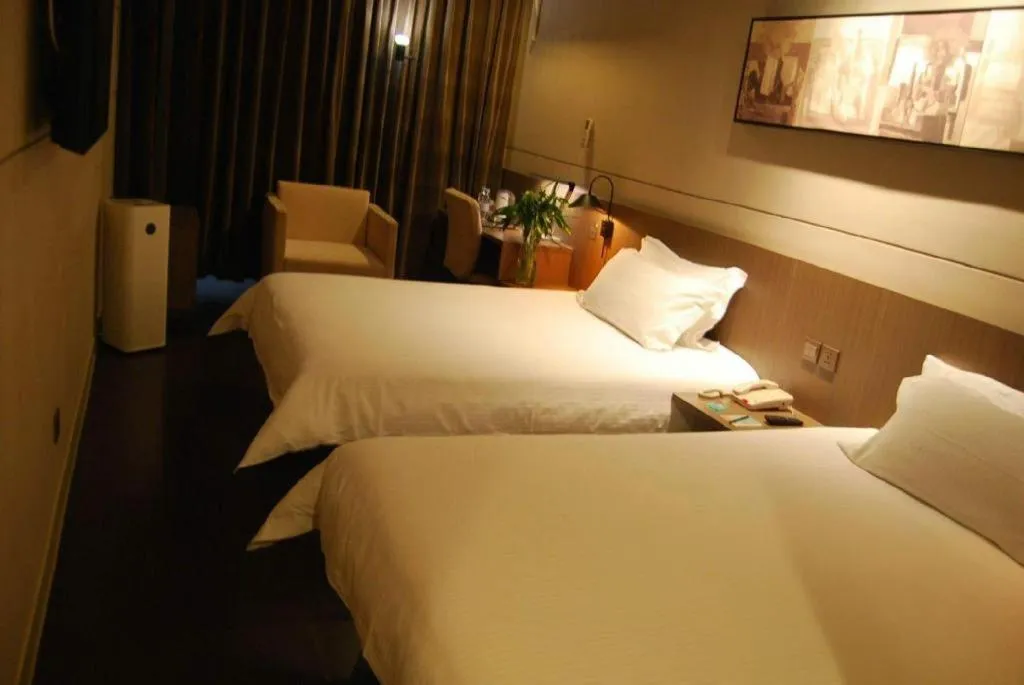 Bed in Jinjiang Inn Select Shanghai International Tourism and Resorts Zone Chuansha Road Subway Station