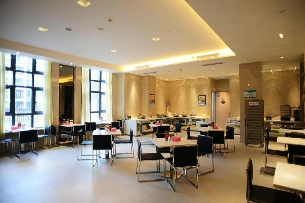 Jinjiang Inn Select Shanghai International Tourism and Resorts Zone Chuansha Road Subway Station