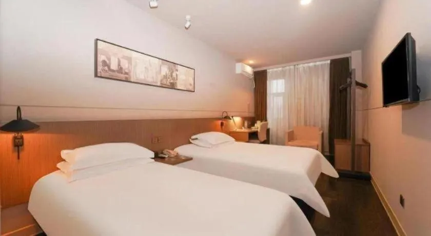 Bed in Jinjiang Inn Select Shanghai International Tourism and Resorts Zone Chuansha Road Subway Station