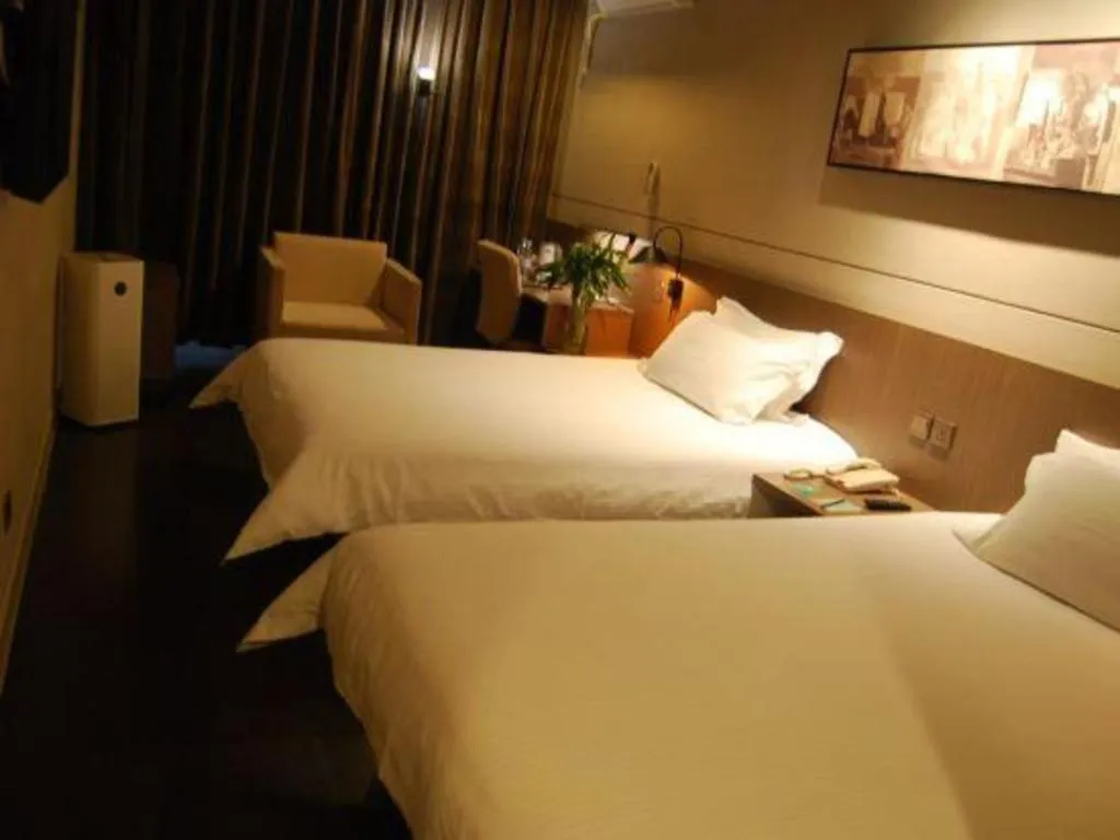 Bed in Jinjiang Inn Select Shanghai International Tourism and Resorts Zone Chuansha Road Subway Station