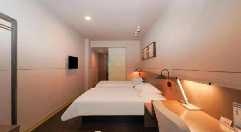 Bed in Jinjiang Inn Select Shanghai International Tourism and Resorts Zone Chuansha Road Subway Station