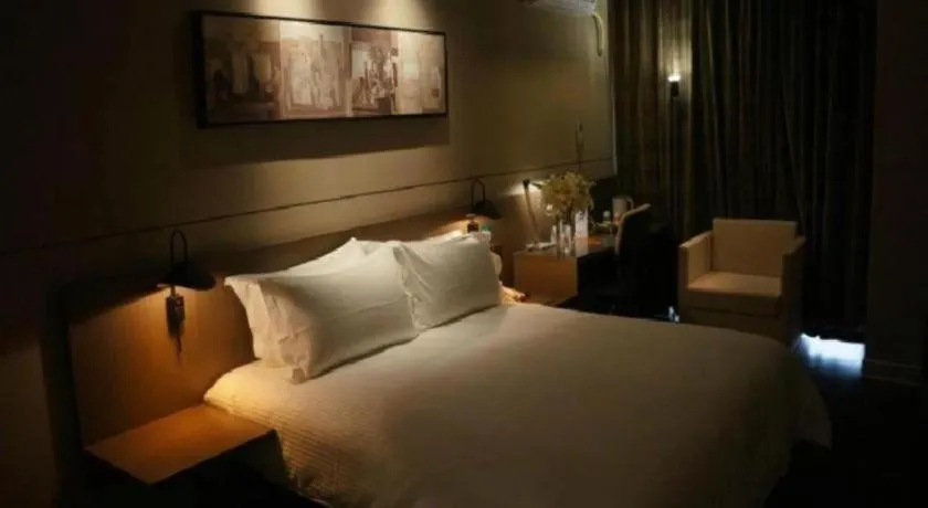 Bed in Jinjiang Inn Select Shanghai International Tourism and Resorts Zone Chuansha Road Subway Station